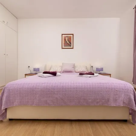 Apartment Fuer 4 Personen Ca 50 Qm In Njivice, Kvarner Bucht Krk Njivice